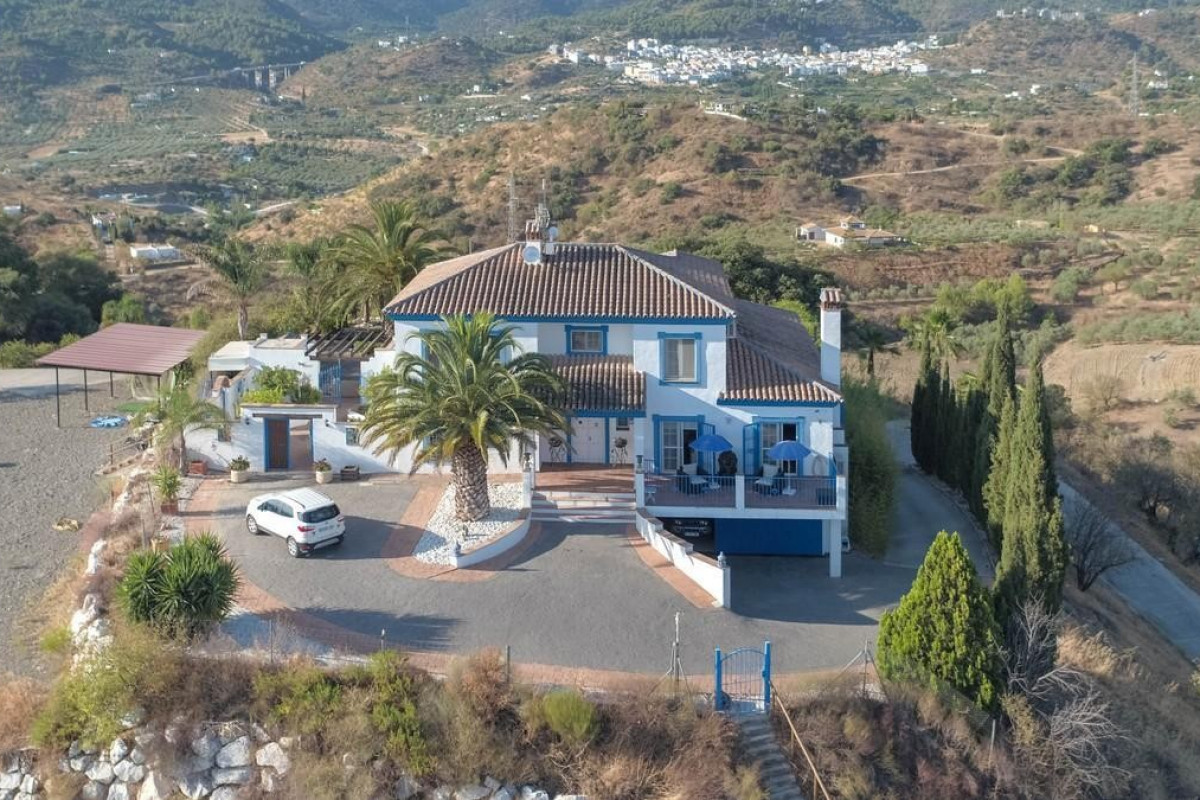 Qlistings - House - Villa in Monda, Costa del Sol Property Image